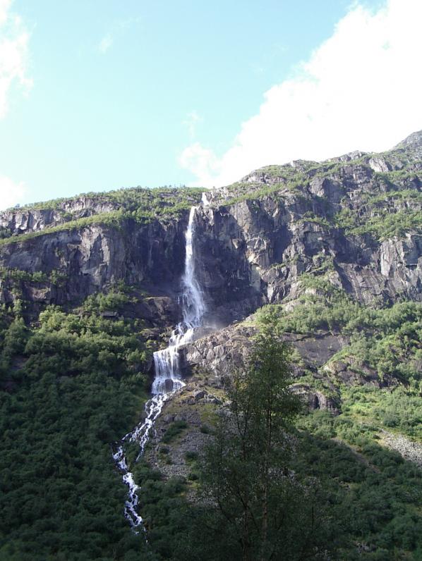 Самый простой норвежский водопад:)